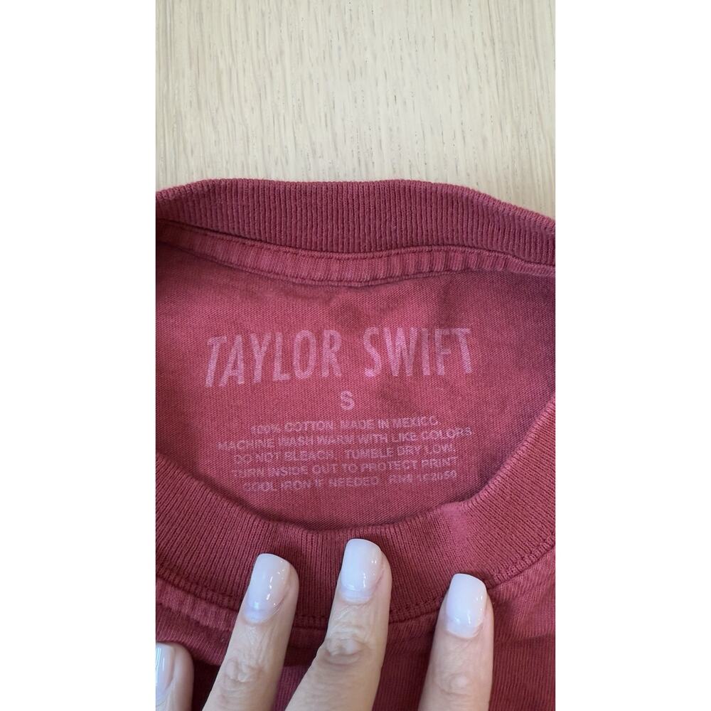 Taylor Swift Red Long Sleeve T-Shirt Crop Top Size Small - Picture 6 of 8